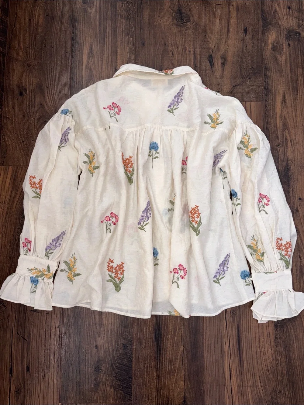 NWT entro Cream Floral Embroidered Button-Front Blouse - Picture 10 of 11